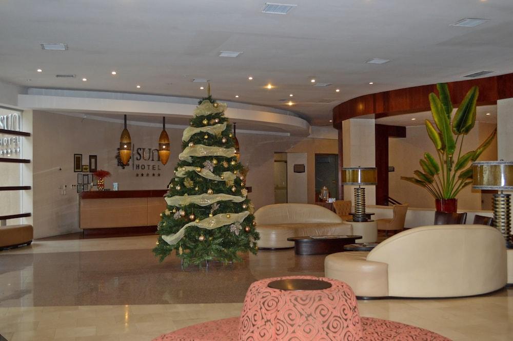 Sun Hotel Warnes Exterior photo